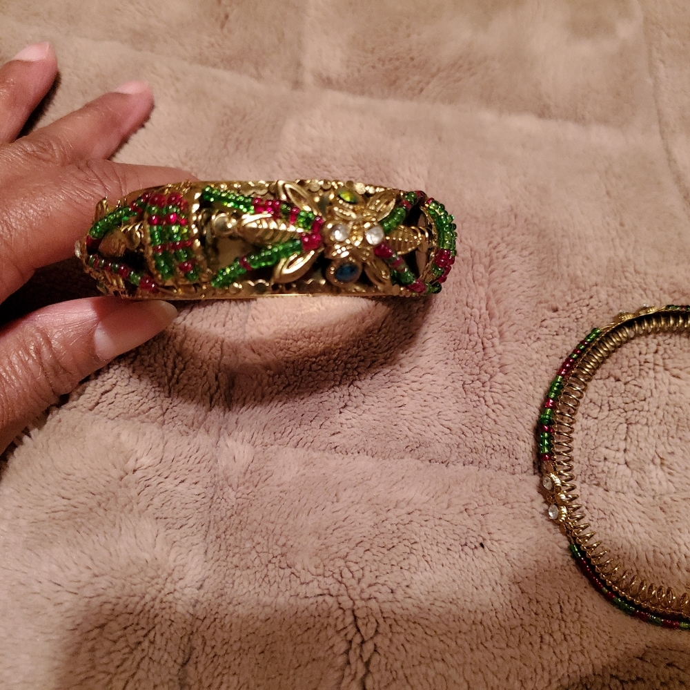 Bracelets - Picture 5 of 6
